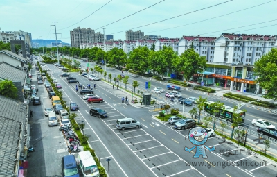 機器人上崗泊車